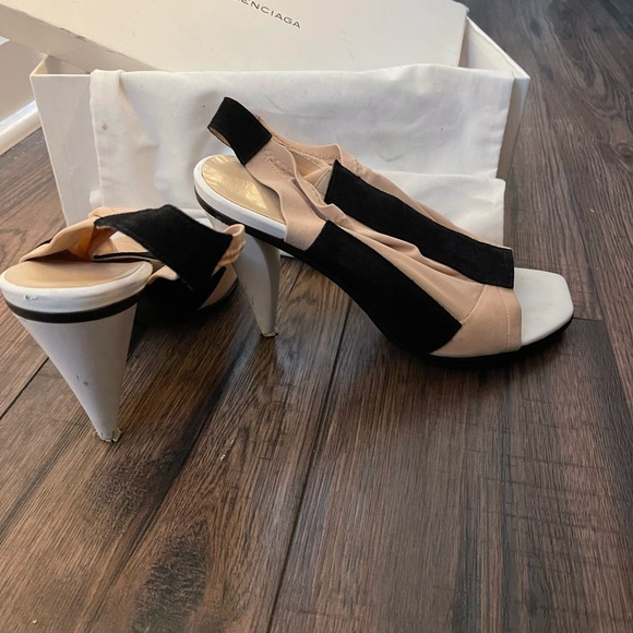 BALENCIAGA  Mesh Heels - Picture 3 of 4